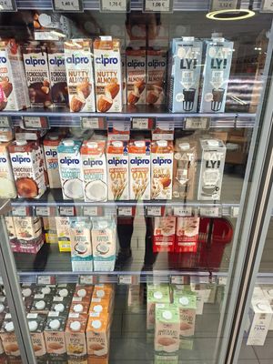 Vegan milk at Masoutis in Thessaloniki