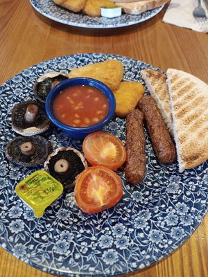 Vegan breakfast with extra mushroom at The Bright Helm - JD Wetherspoon in Brighton