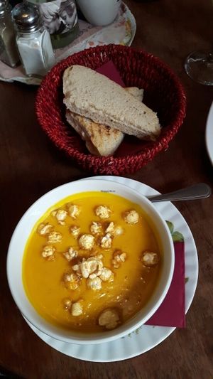 amazing pumpkin coconut soup with curry popcorn at Wunschlos Gluecklich in Wurzburg