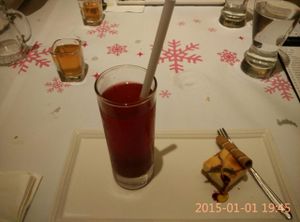 Banana Cheesecake and The Very Berry drink which is a sweet and detoxifying blend of blackcurrants and elderberries. at Sufood 舒果 in Central Singapore