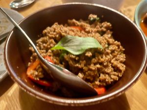 Pad Ka Prao:
Gewokt gehackt met thaise basilicum en sojasaus € 14,5
(Menu januari 2026) at YUSU in Ghent