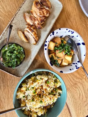 Baked rice with vegs, tofu sam khrua and seared mushroom at YUSU in Ghent