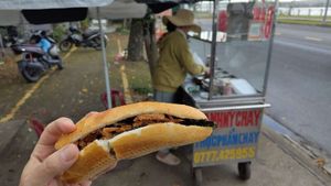 Double stuff is 20,000 at Thực Phẩm Chay in đà Nẵng