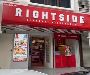 Front of the shop at Rightside Fast Food @ Kota Damansara in Selangor