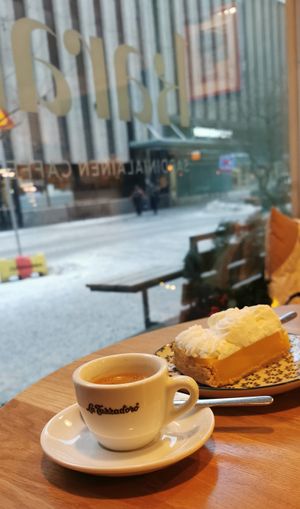 Cafe macchiato and lemon pie at Cafè Karalis - Sardinialainen caffetteria in Pirkanmaa