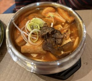 Tofu seta jjigae  at Coreole Picon  in Andalucia