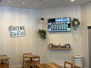 Atmosphere at Greens and Grains in Boca Raton