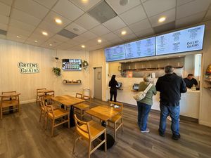 Atmosphere at Greens and Grains in Boca Raton