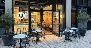 outdoor seating at LA DOLCERIA aROMA AM TACHELES in Berlin