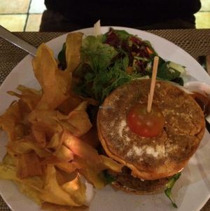 burger at Jardim dos Sentidos in Lisbon