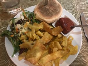 seitan burger at Jardim dos Sentidos in Lisbon