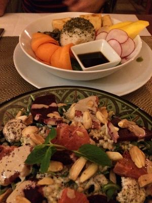 Morocco Salad and Sushi bowl at Jardim dos Sentidos in Lisbon