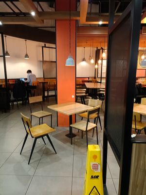 Main seating area at Burger King in Luton