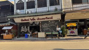   at Khanom khrok - Traditional Thai coconut-rice pancakes in Chang Wat Chiang Mai