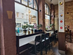 Indoor seating at Kaffeerösterei Tesorito in Saarbrucken