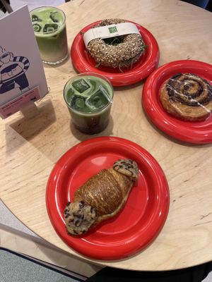  crookie 
cinnamon roll
power bagel and matcha at Bakery Bakery - Luzern in Luzern