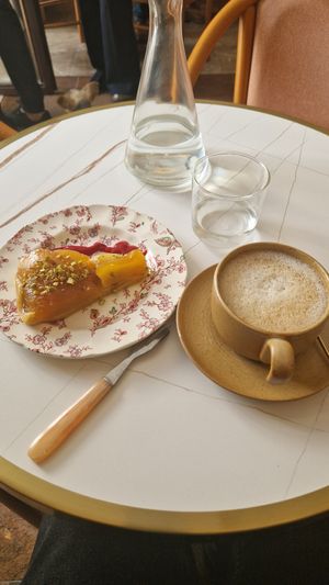 Tarte tatin + Cappuccino at Le Goûter Parisien in Paris