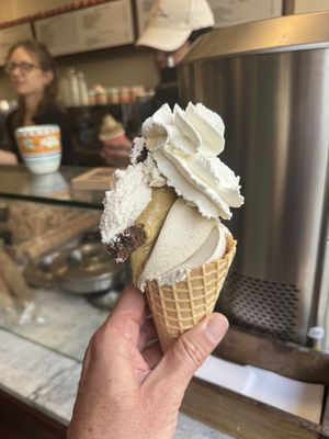 Vanille, pistache, cookies,  chantilly…   at LaCrèma  in Paris