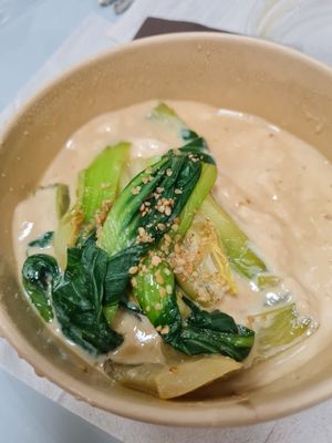 Bock-choi in sesame and tofu sauce at Luckyman Noodles in Milan