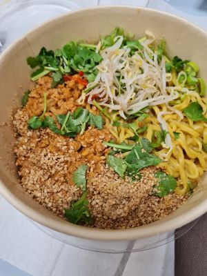 Vegan mazesoba (spicy and excellent) at Luckyman Noodles in Milan