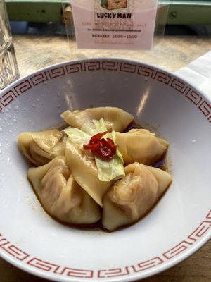 Wonton  at Luckyman Noodles in Milan