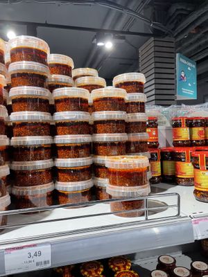 Vegan crunchy Chilli oil  at Tains Mein-Asiamarkt Bonn in Bonn