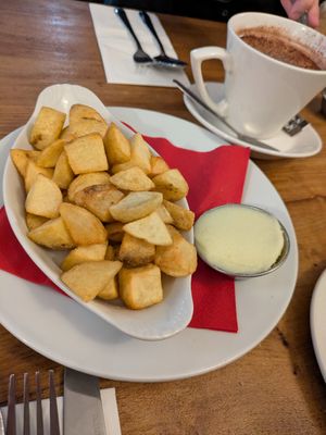 Patatas with alioli at Sanpa in Wokingham