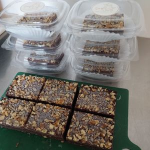GF & vegan brownies at Simply Naked Co. in St Petersburg