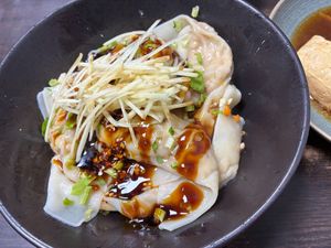 Dry wontons at Guanmian Vegetarian in Taipei City