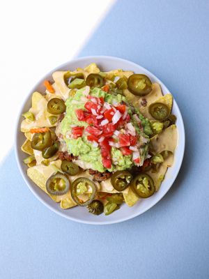 Nachos para botanear, 100% plant based🌱  at Santas Plantas in Mexico City