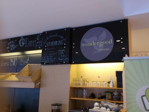 The food & coffee bar at Wondergood Bistro in Frankfurt