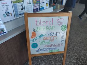 Sign at Blend Juice Bar in Hawthorne