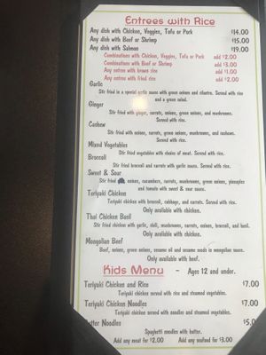 Entrees at Vida's Thai Food in Homer