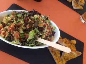 ensalada oriental at Fast and Bio in Alicante