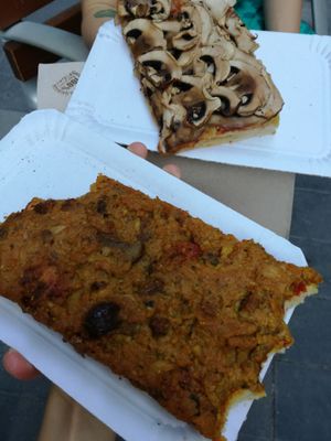 Lentil pizza is thethe kind of the fucking universe  at Fast and Bio in Alicante