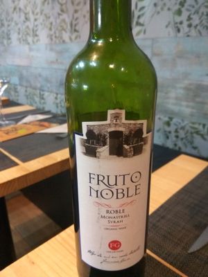 Vegan red wine at Fast and Bio in Alicante