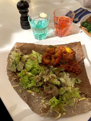 Buchweizen Crêpe mit gebratenem Gemüse  at Ti Breizh in Hamburg