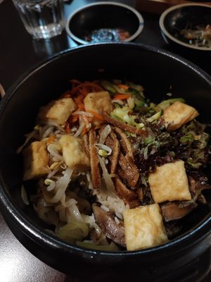 Tofu bibimbap at Mamy in Prague