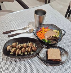 Vegan Meatballs, Bowl, Carrot Cake (Picture by Sam Lama) at 3WAY Soul Cafe in Central Singapore