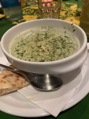 Spinat Knoblauch Suppe   at Mount Lavinia in Nuremberg