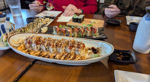 Vegan red crunch, avocali roll, vegan Japanese garden at En sushi in Tacoma