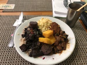 Excelente comida e Buffet com variedades incríveis!  at Vegg's Restaurante in Sao Paulo