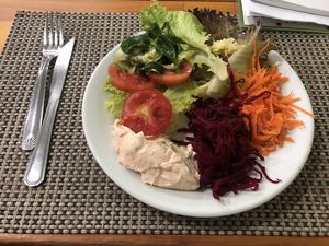 Salada de entrada com este patê de tomate seco com tofu. at Vegg's Restaurante in Sao Paulo