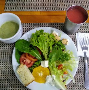 Sopa, suco e salada. at Vegg's Restaurante in Sao Paulo