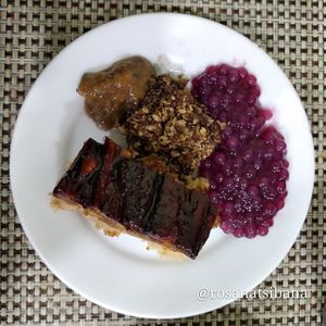 Sagu, torta e doce de banana. at Vegg's Restaurante in Sao Paulo