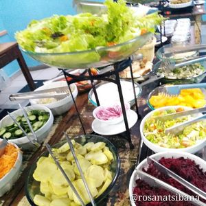 Buffet de saladas orgânicas. at Vegg's Restaurante in Sao Paulo