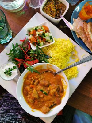 Teil des veganen Menüs mit Getränk at Persepolis - Snackistan in South East London