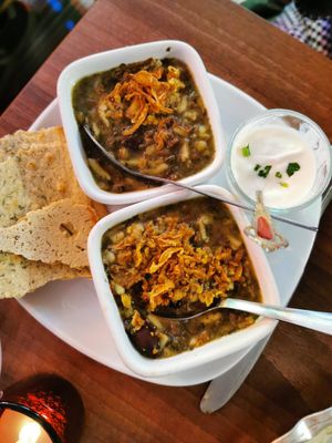 Teil des veganen Menüs mit Getränk at Persepolis - Snackistan in South East London