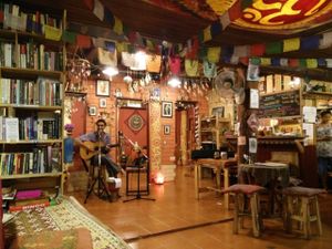 Mini concert at night-time  at Art in Chai in Pai