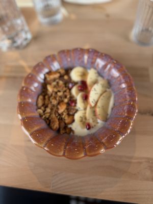 Granola with vegan yogurt   at MOW&MY RESTAURANT - COFFEE SHOP PORNIC  in Pornic